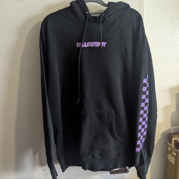 Fall Out Boy Purple & Black Mania Tour 2017 Hoodie Sweatshirt Size Large MTV RIP - Picture 1 of 3